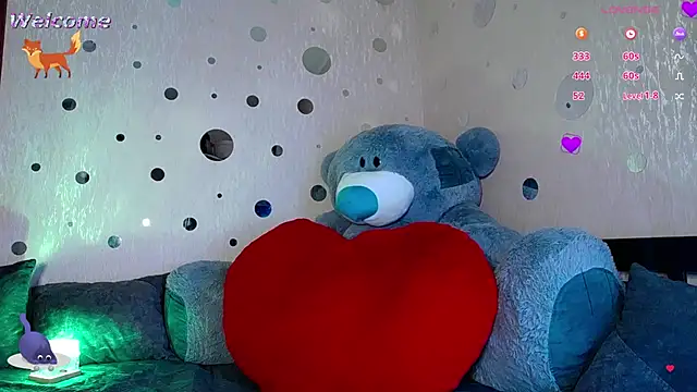 -CUTE-EVIL- online show from November 22, 10:45 pm