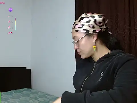 Olivia Bright online show from May 18, 1:04 am