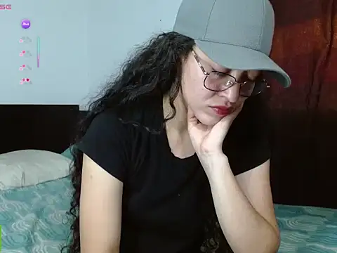 Olivia Bright online show from May 31, 6:09 pm