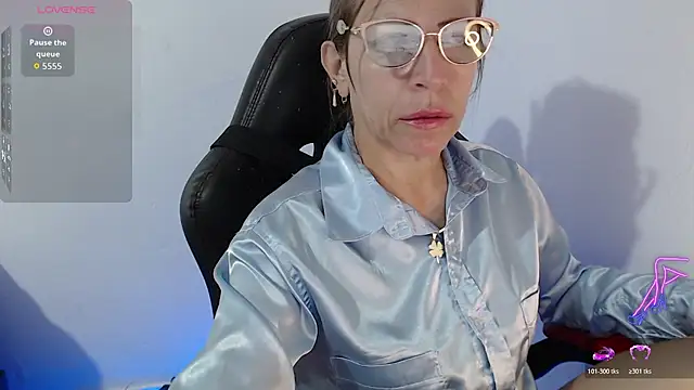 Chayla Ruiz online show from June 26, 10:27 am