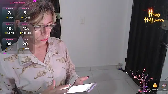 Chayla Ruiz online show from November 7, 12:00 pm