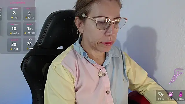 Chayla Ruiz online show from June 25, 10:19 am