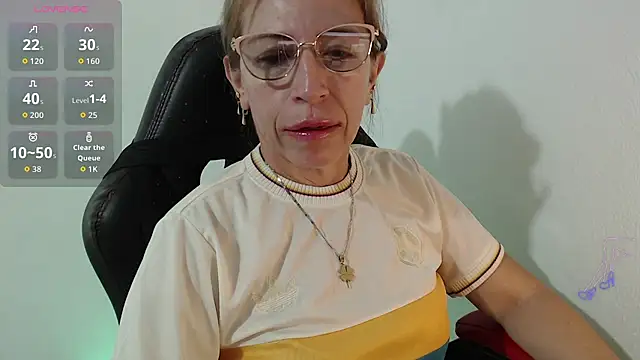 Chayla Ruiz online show from June 28, 11:50 am