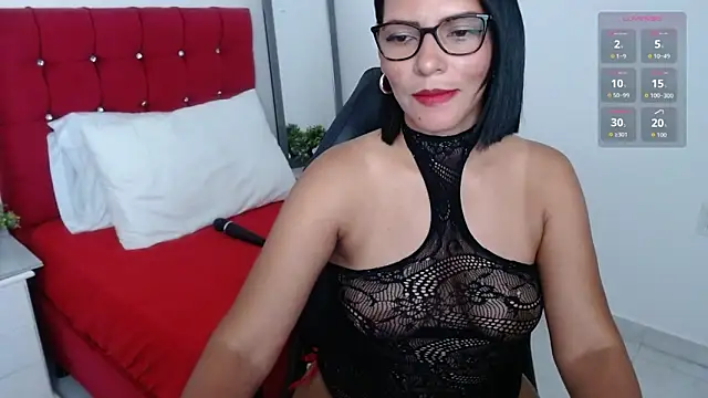Wanda Milf online show from June 16, 9:38 pm