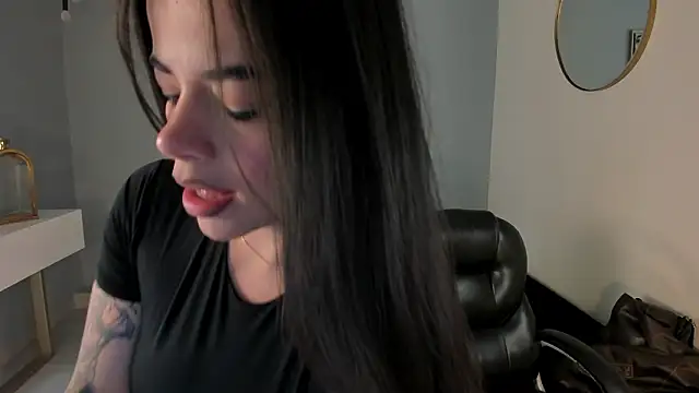 KateSunder online show from February 16, 2:28 pm