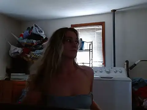 Snapshot of missymilf chatting on September 17, 8:07 pm missymilf online show from September 17, 8:07 pm