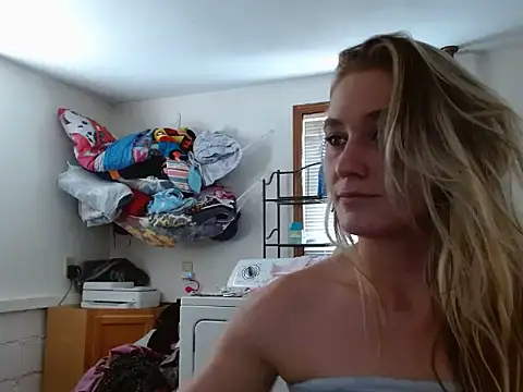 Snapshot of missymilf chatting on September 16, 2:36 pm missymilf online show from September 16, 2:36 pm