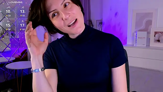 LorenDaze online show from June 17, 2:18 pm