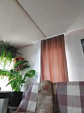 IrmaRose online show from April 28, 5:44 am