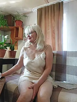 IrmaRose online show from July 6, 5:56 am