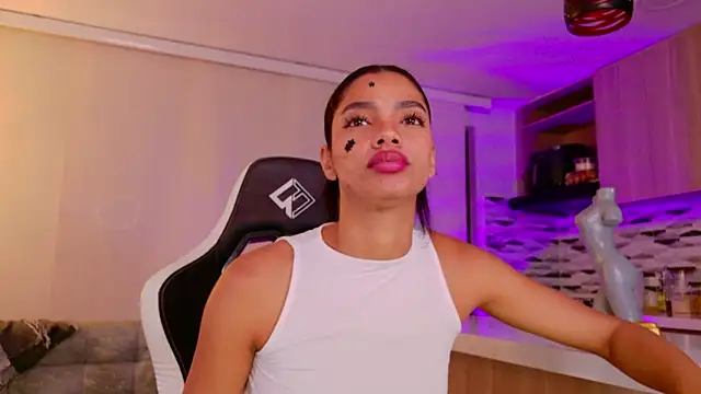 liagirl cute online show from February 28, 4:23 am