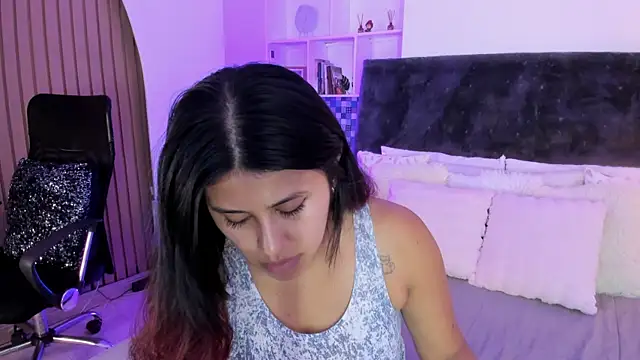 Karlagonzales  online show from July 15, 7:18 pm