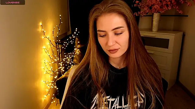 Adelyna Bird online show from June 7, 6:31 am