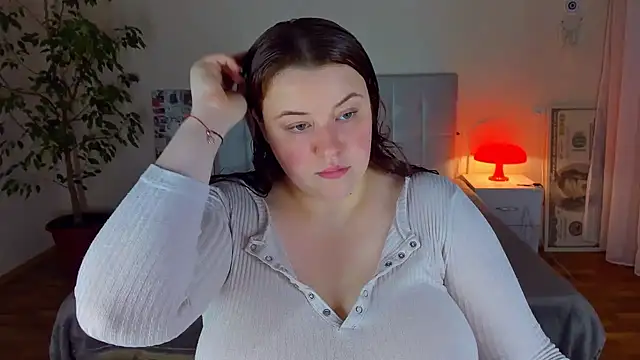 PolinaSalvatore online show from June 14, 7:47 pm