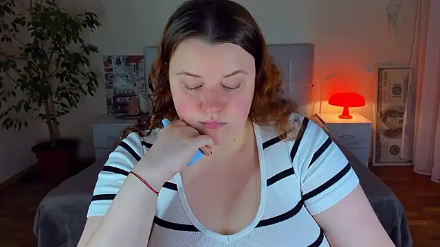 PolinaSalvatore online show from July 9, 5:48 pm