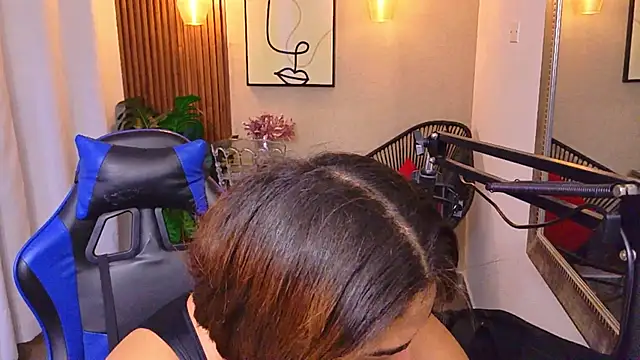 Kenya--Buhle online show from June 8, 11:00 am