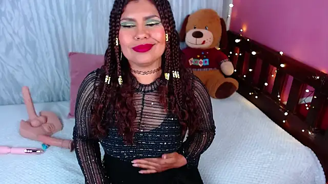 Queenamazon1 online show from November 1, 5:22 am