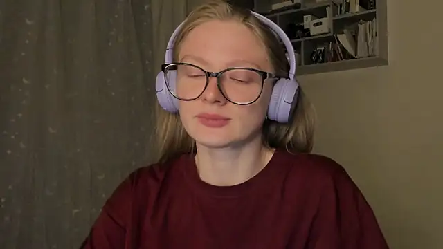 mollytuck online show from September 18, 3:10 pm