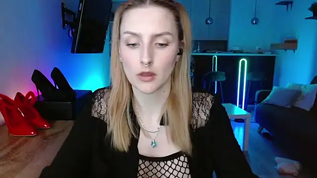 illusorycat online show from May 7, 12:53 pm