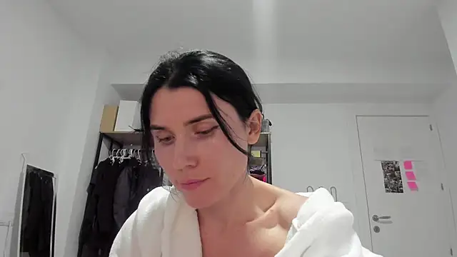 Cameron diazz online show from February 11, 10:00 pm