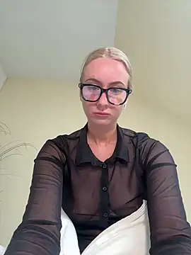 CutieEmy online show from May 12, 4:13 pm