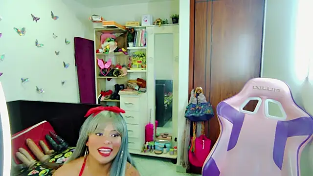 Snapshot of Naasha_ chatting on October 11, 11:18 pm Naasha online show from October 11, 11:18 pm