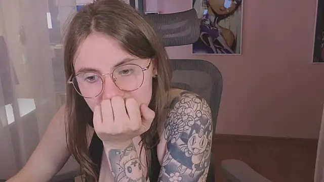  AnnaStark  online show from July 4, 3:24 am
