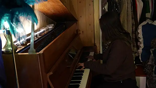 VanessaDoyle online show from September 10, 4:40 pm