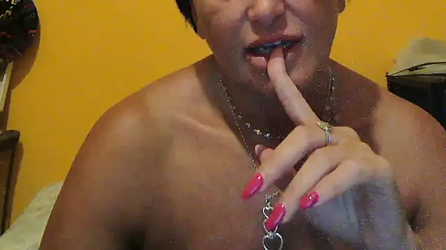 Snapshot of -Mia-__ chatting on September 9, 1:33 pm -Mia- online show from September 9, 1:33 pm