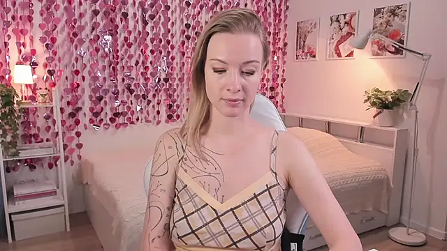 MissRightX online show from February 3, 10:09 am