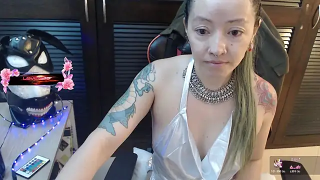 pink-2022 online show from April 23, 2:19 pm