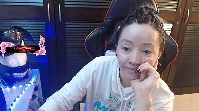 pink-2022 online show from April 28, 1:59 pm