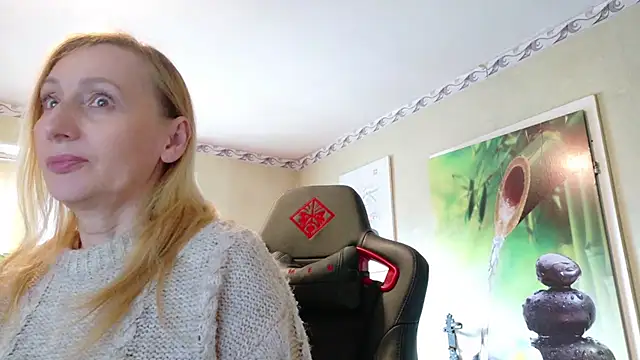 HotLana69 online show from July 8, 3:25 pm