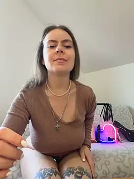 Stoned-baby69 online show from May 4, 12:20 pm