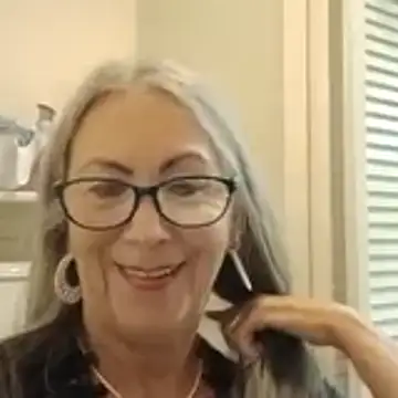 EvaRobinson online show from June 16, 4:19 pm