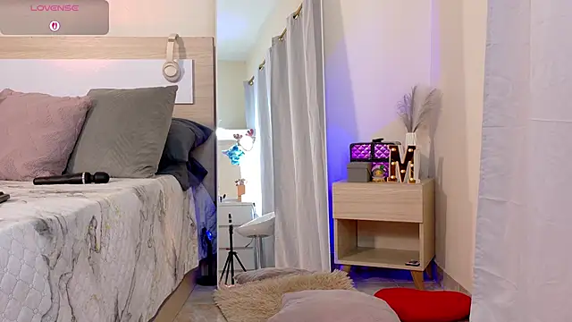 MauraGray online show from February 27, 11:26 pm