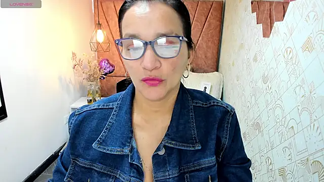 MarilynMiilf  online show from October 4, 8:13 pm