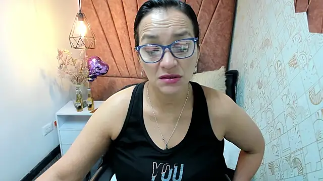 MarilynMiilf  online show from November 6, 7:42 pm