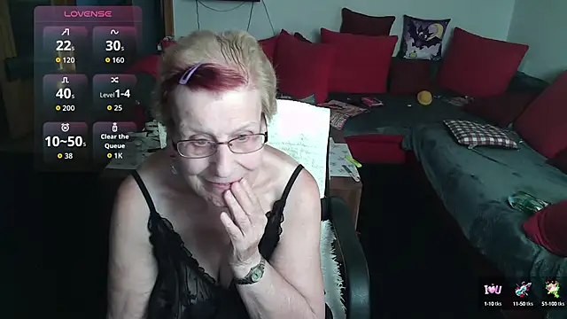 HeisseomaOriginal online show from October 2, 7:13 am