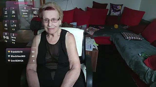 HeisseomaOriginal online show from October 10, 11:37 am