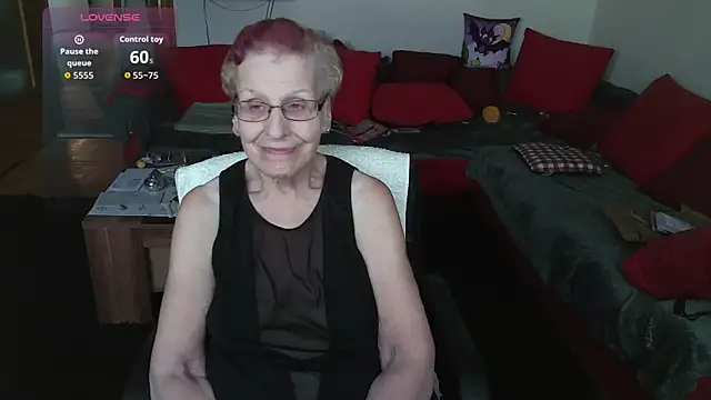 HeisseomaOriginal online show from November 24, 8:27 am