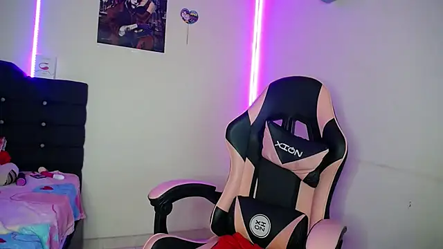 yuliana 19 online show from November 24, 9:00 am