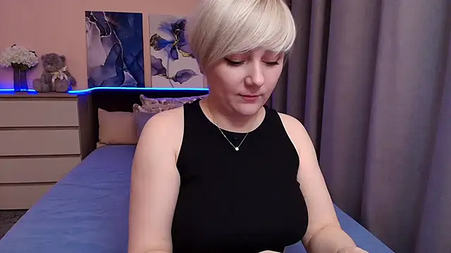 BlondPearl online show from July 6, 7:49 pm
