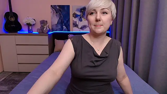 BlondPearl online show from July 28, 8:52 pm