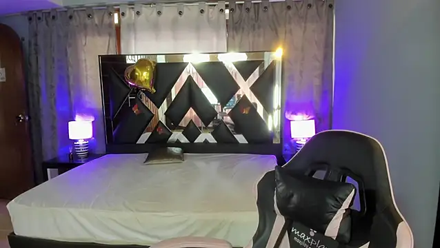 Linda4Petite online show from June 13, 6:49 pm