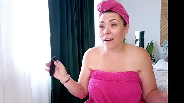 Ellie-L-Elizabeth online show from August 2, 2:09 pm