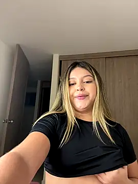 lunablossom  online show from September 23, 11:03 pm