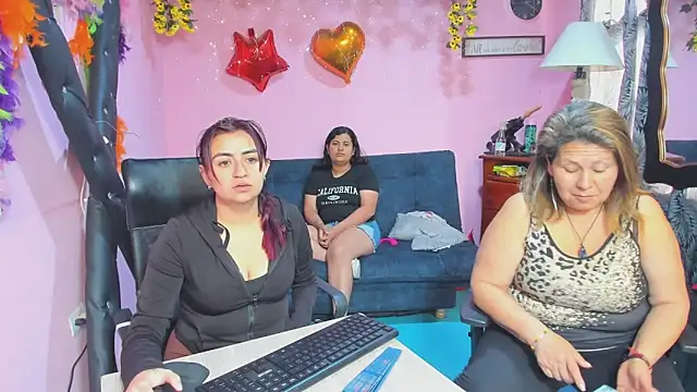 lesbiancuple online show from February 28, 2:38 pm