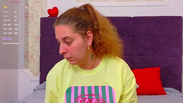 KarinaNoir online show from June 25, 3:50 am