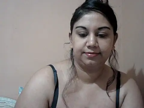 bellachow10 online show from August 1, 9:33 am
